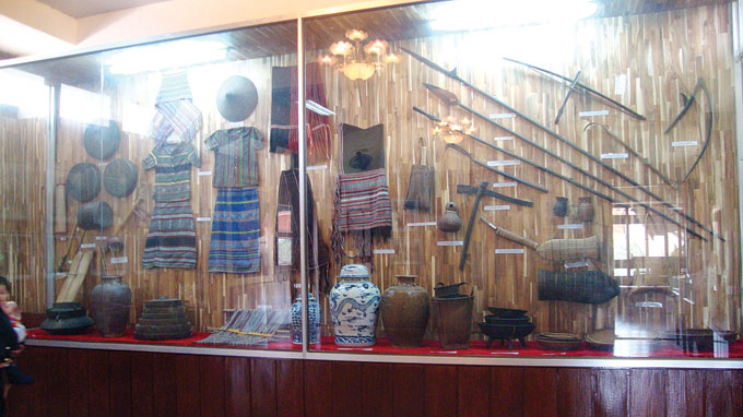 Bảo tàng Ba Tơ còn lưu giữ nhiều hiện vật mang đậm chất văn hóa H’Rê.